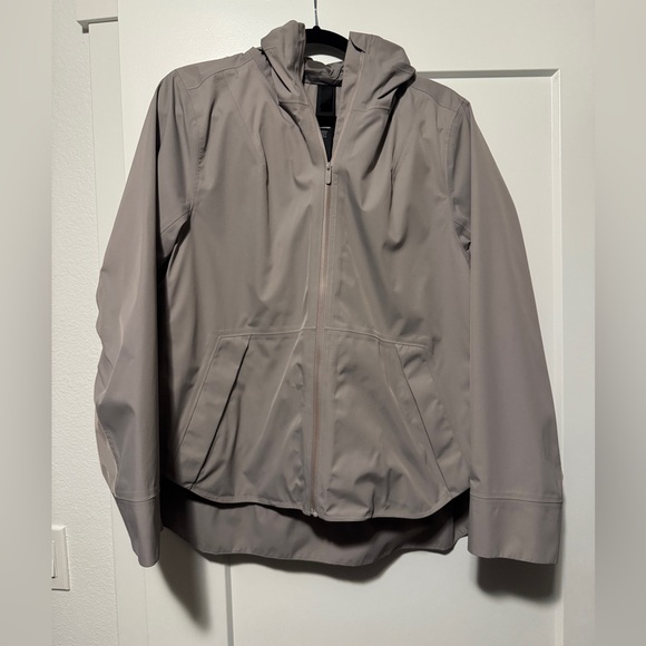 Lululemon rain jacket - Picture 1 of 12